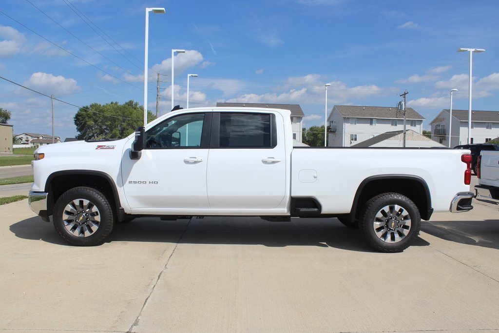 2025 Chevrolet Silverado 2500HD LT photo 5