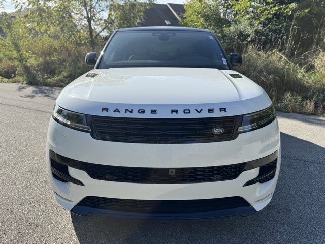 2025 Land Rover Range Rover Sport SE photo 3