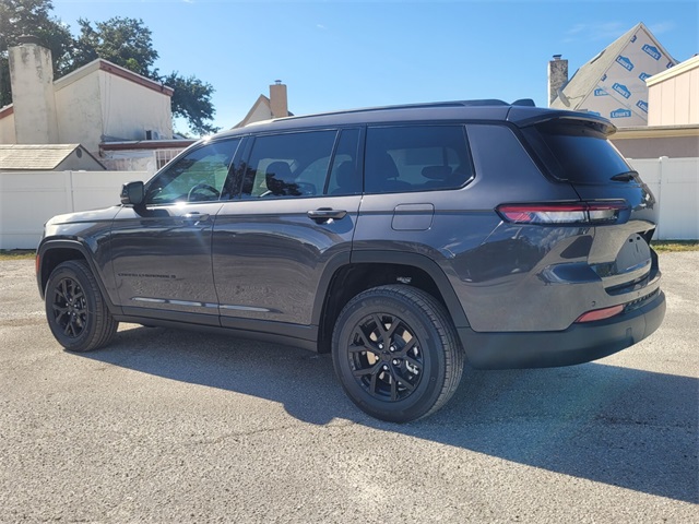 2025 Jeep Grand Cherokee Altitude X photo 2