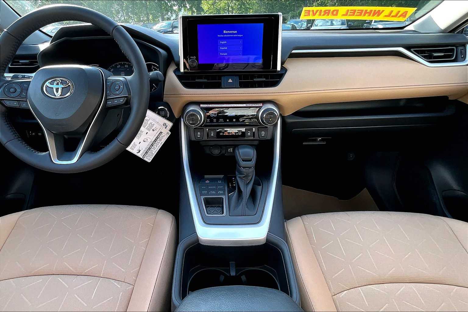 2025 Toyota RAV4 XLE photo 5