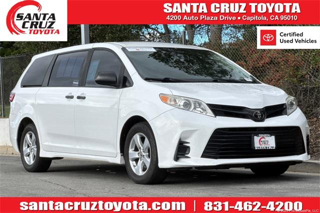 2018 Toyota Sienna L's photo
