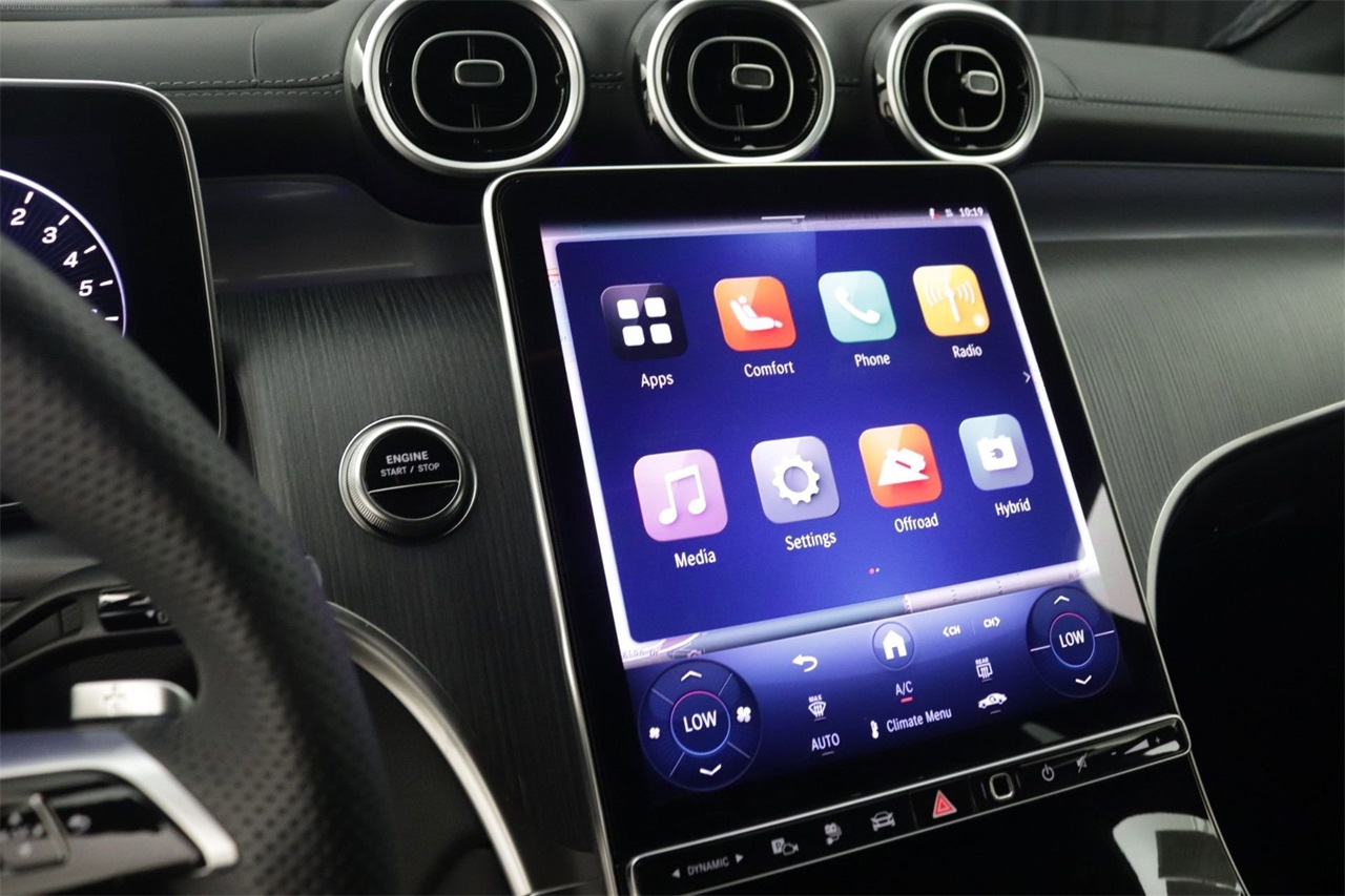 2026 Mercedes Benz GLC 300 photo 3