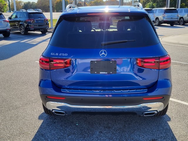 2025 Mercedes Benz GLB 250 photo 3