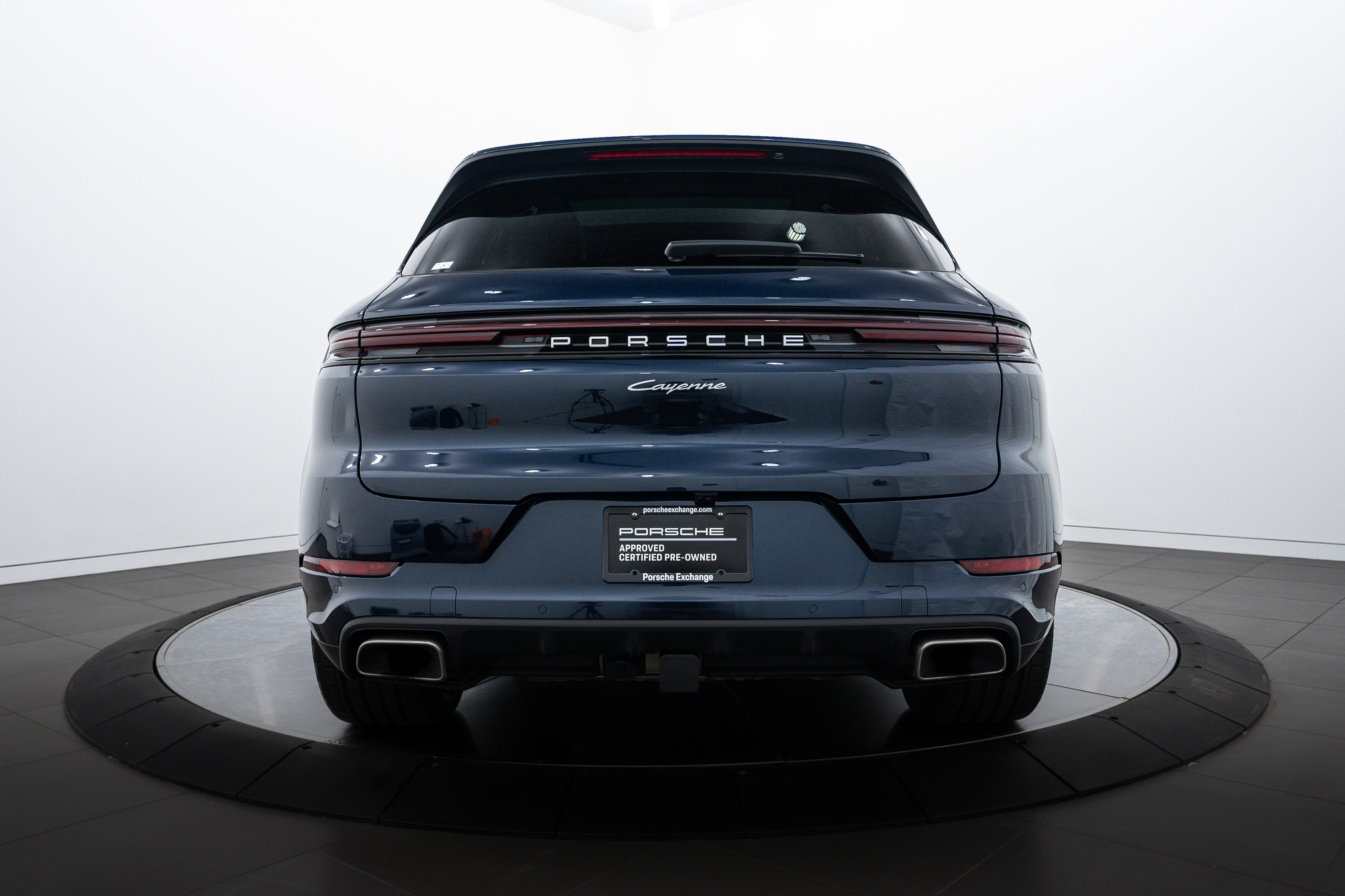 2025 Porsche Cayenne photo 4