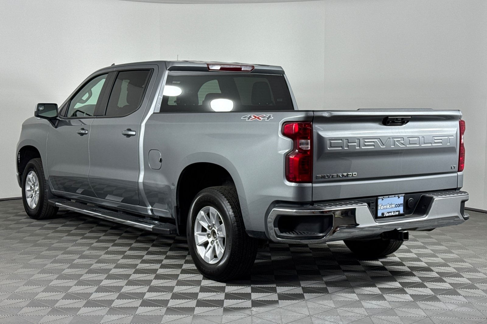 2024 Chevrolet Silverado 1500 LT photo 5