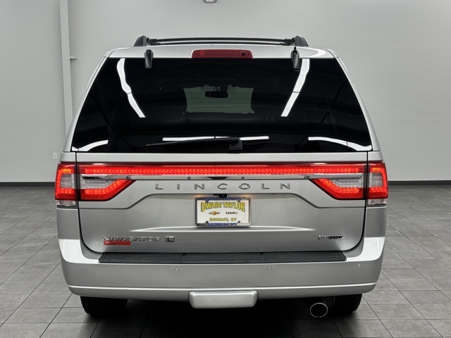 2015 Lincoln Navigator L Base photo 3