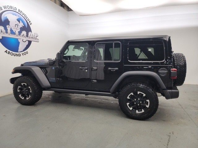 2025 Jeep Wrangler Rubicon 4xe photo 3