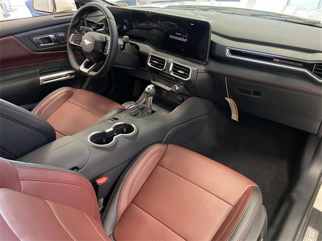 2025 Ford Mustang GT Premium photo 17