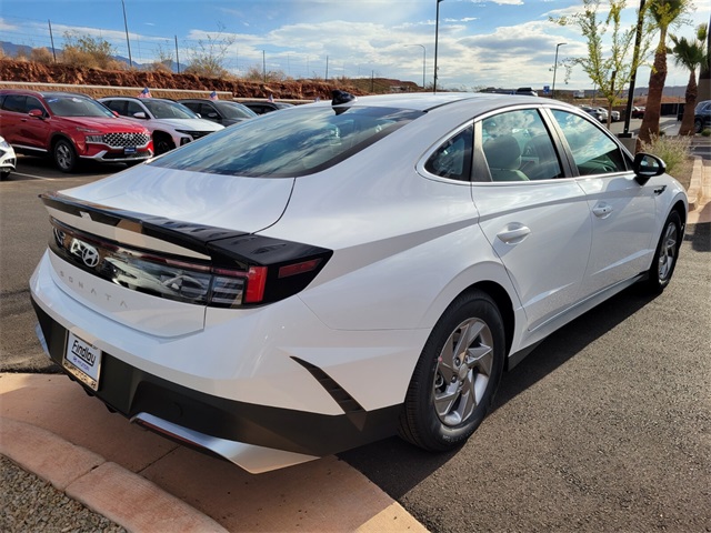 2025 Hyundai Sonata SE photo 3