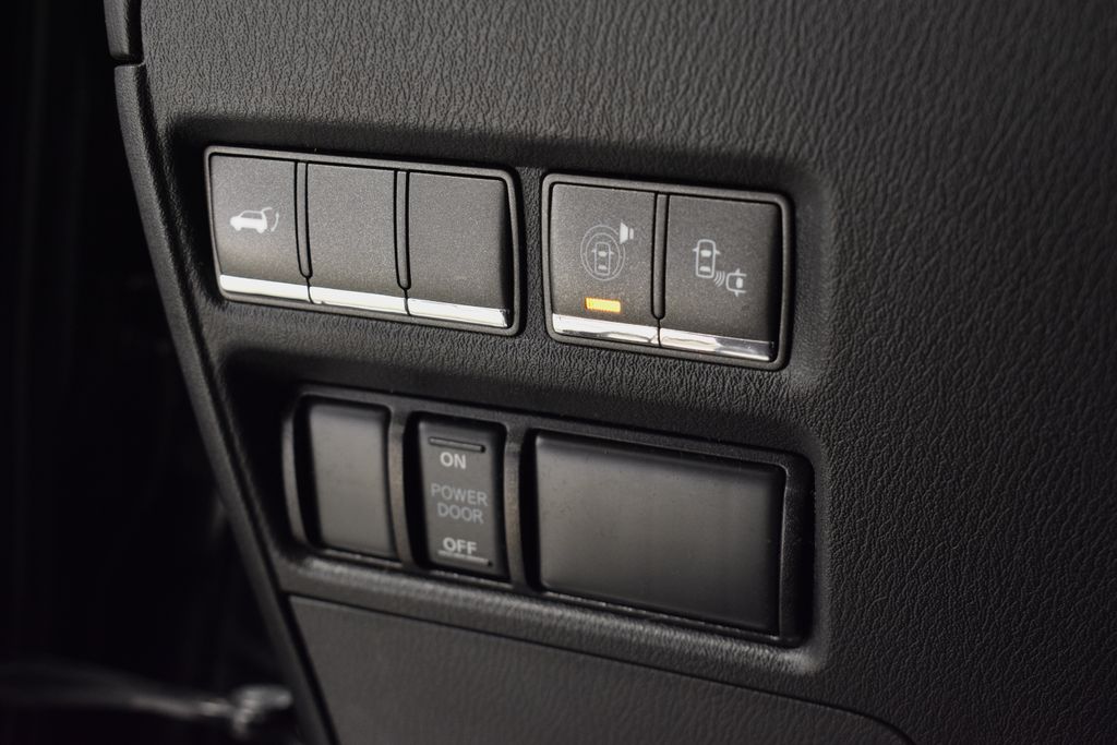 2017 Infiniti QX80 Base photo 14