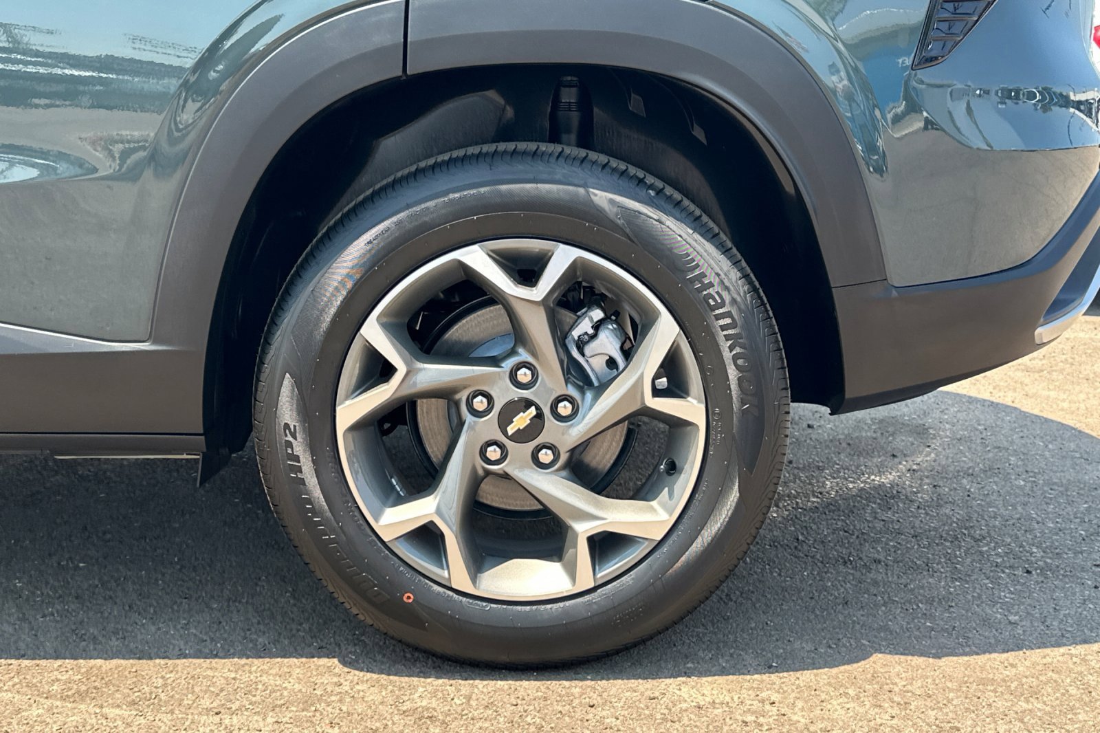 2025 Chevrolet Trax LT photo 24