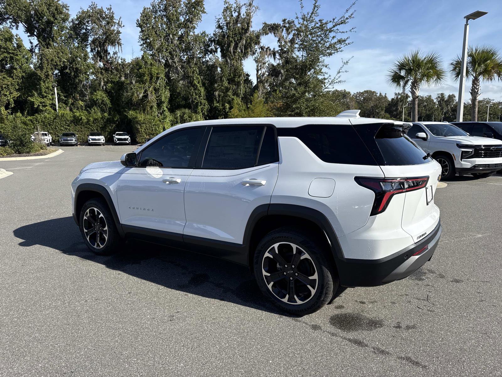 2026 Chevrolet Equinox LT photo 2