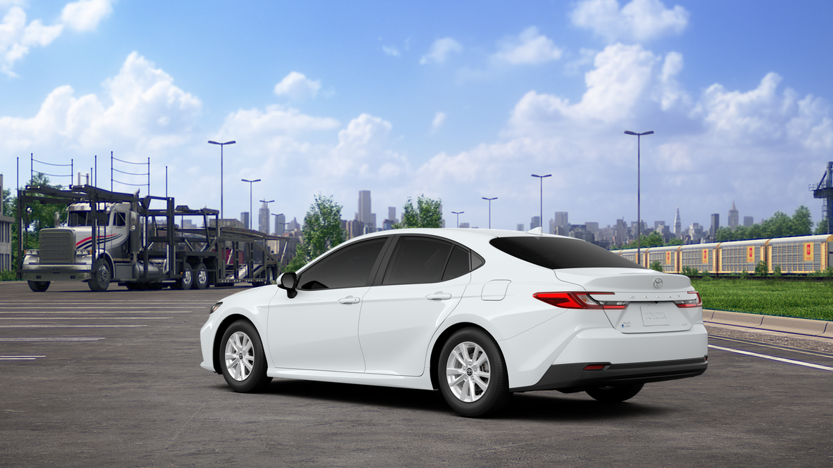 2025 Toyota Camry LE photo 5