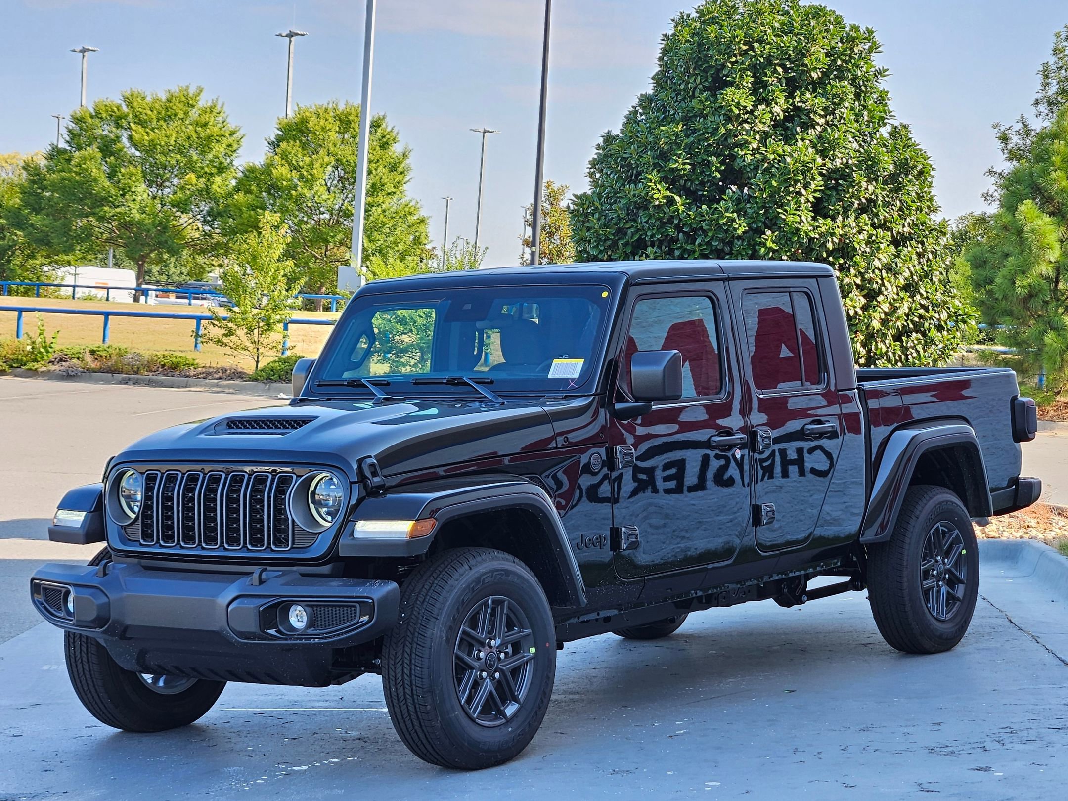 2025 Jeep Gladiator Sport photo 2