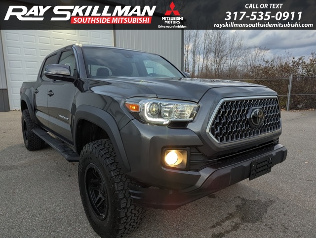 2018 Toyota Tacoma TRD Off-Road photo 2