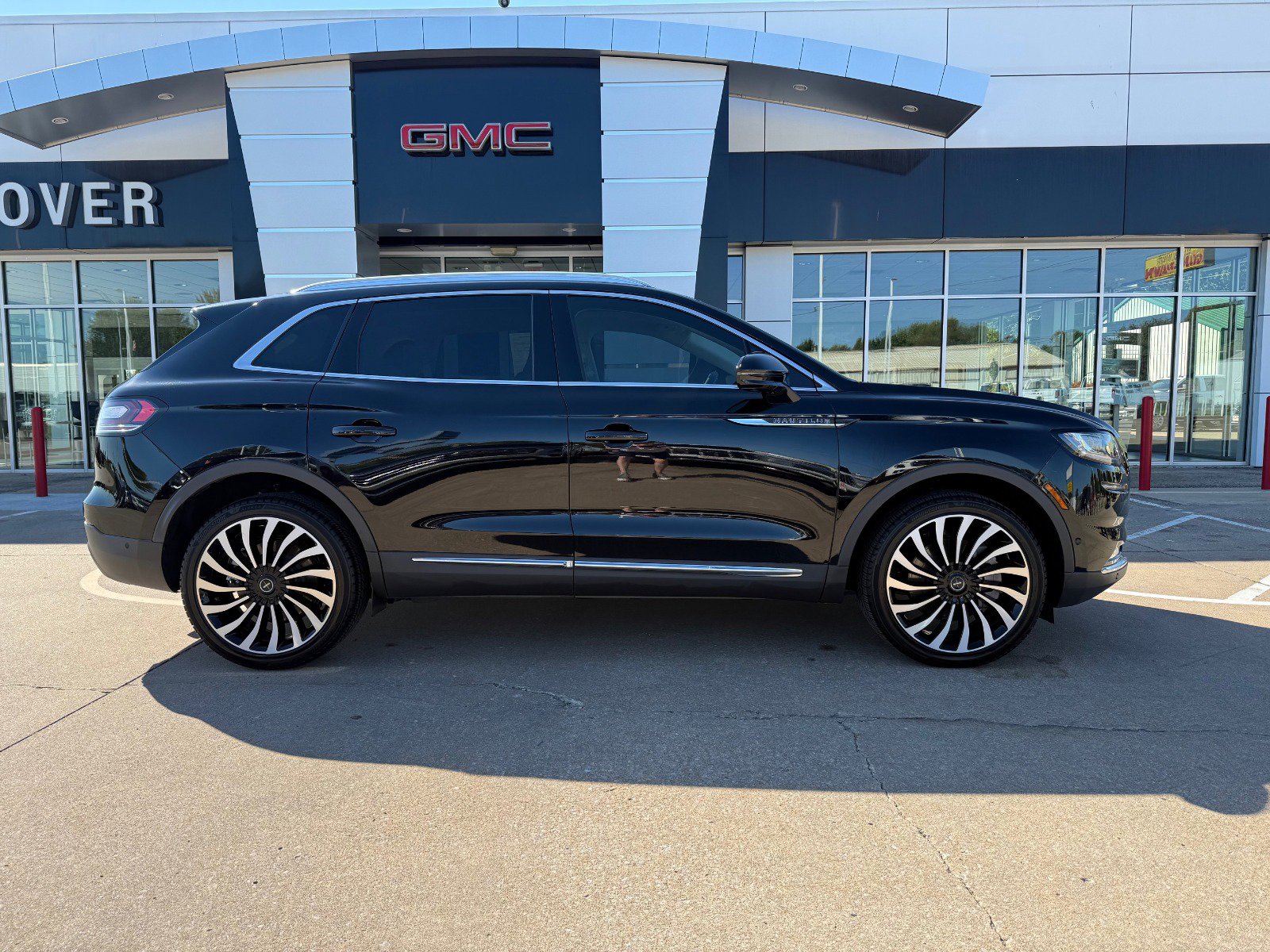 2022 Lincoln Nautilus Black Label photo 3