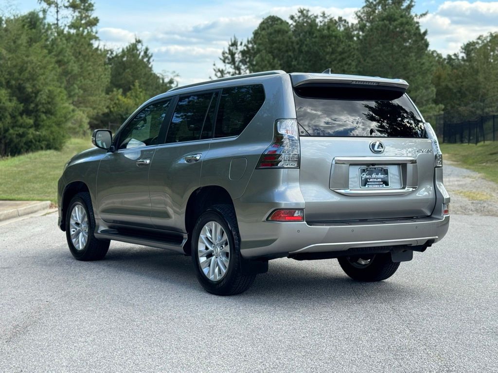 2022 Lexus GX 460 Premium photo 3