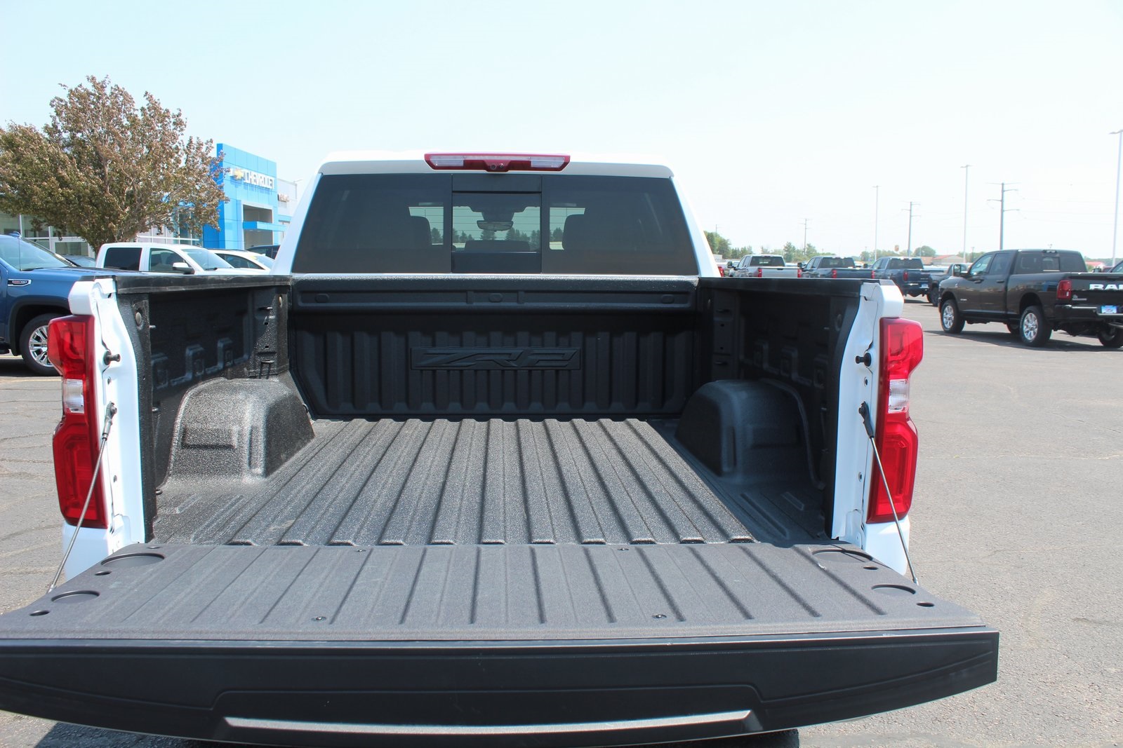 2024 Chevrolet Silverado 1500 ZR2 photo 3