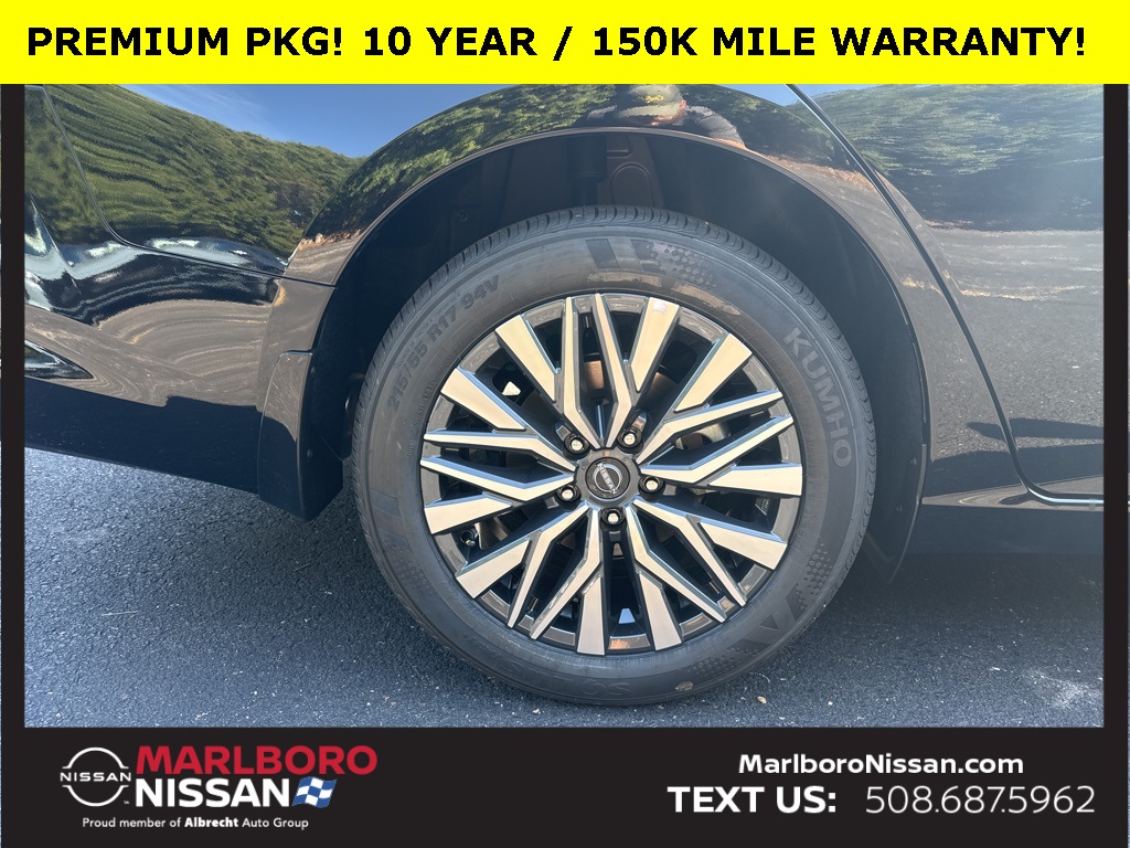 2025 Nissan Altima SV photo 8