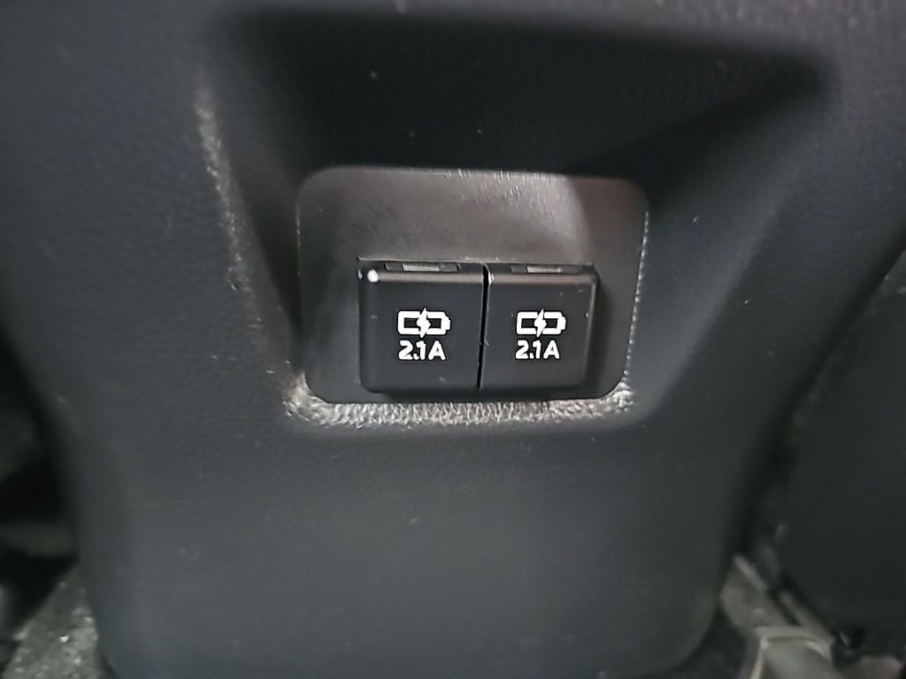 2020 Toyota RAV4 XLE photo 13