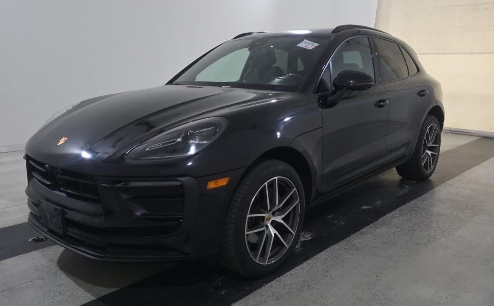 2023 Porsche Macan Base