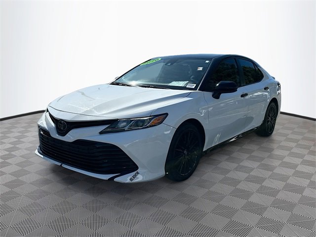 2020 Toyota Camry LE photo 3