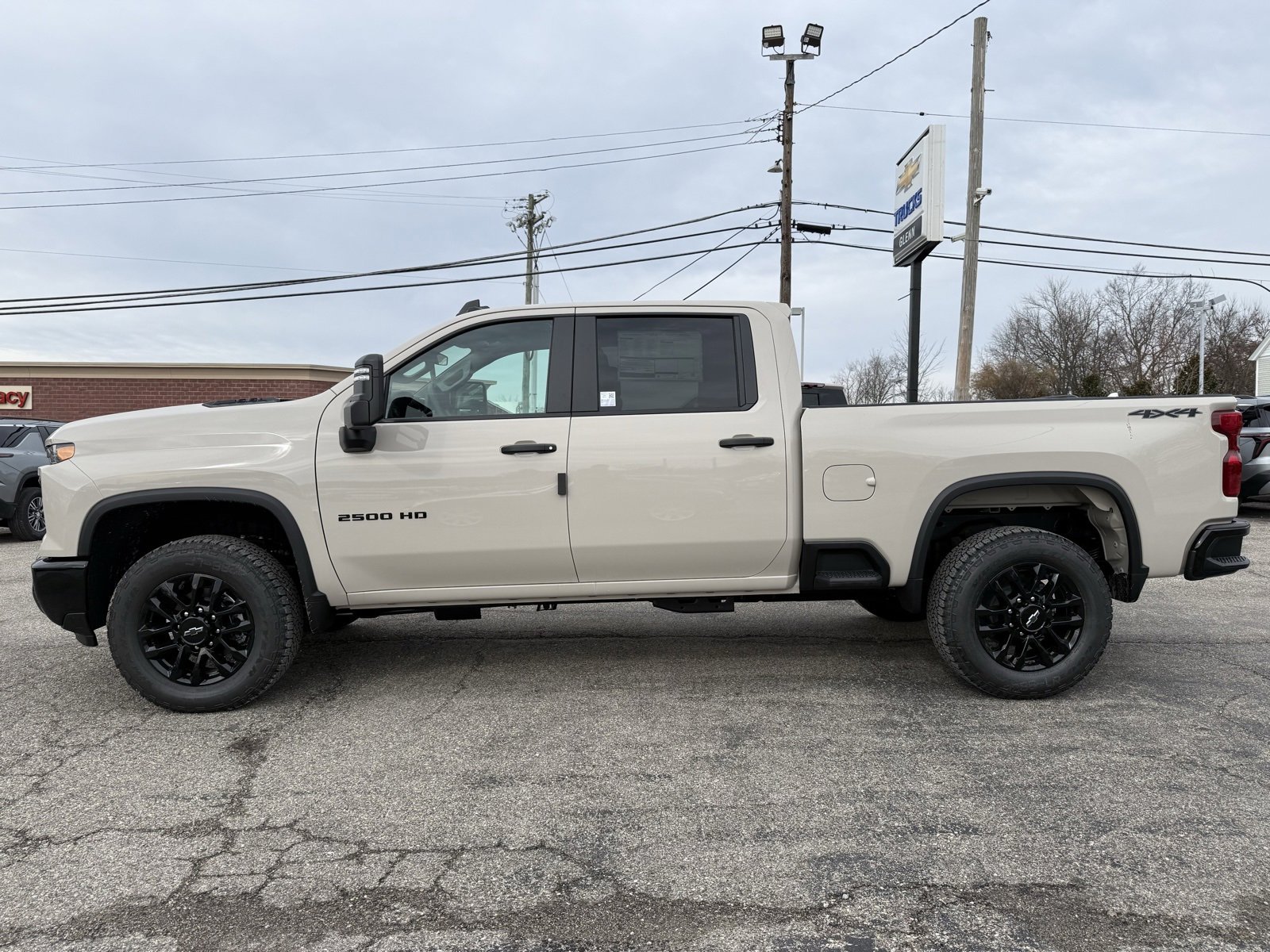 2026 Chevrolet Silverado 2500HD Custom photo 4