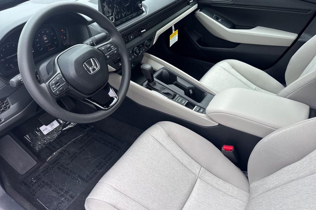2025 Honda Accord 1.5T SE photo 9