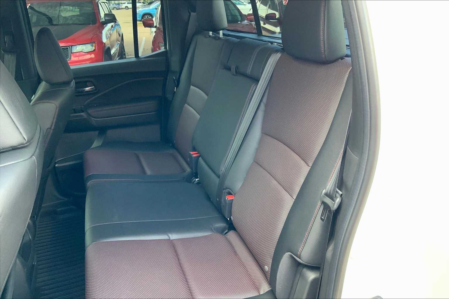 2022 Honda Ridgeline Black Edition photo 15