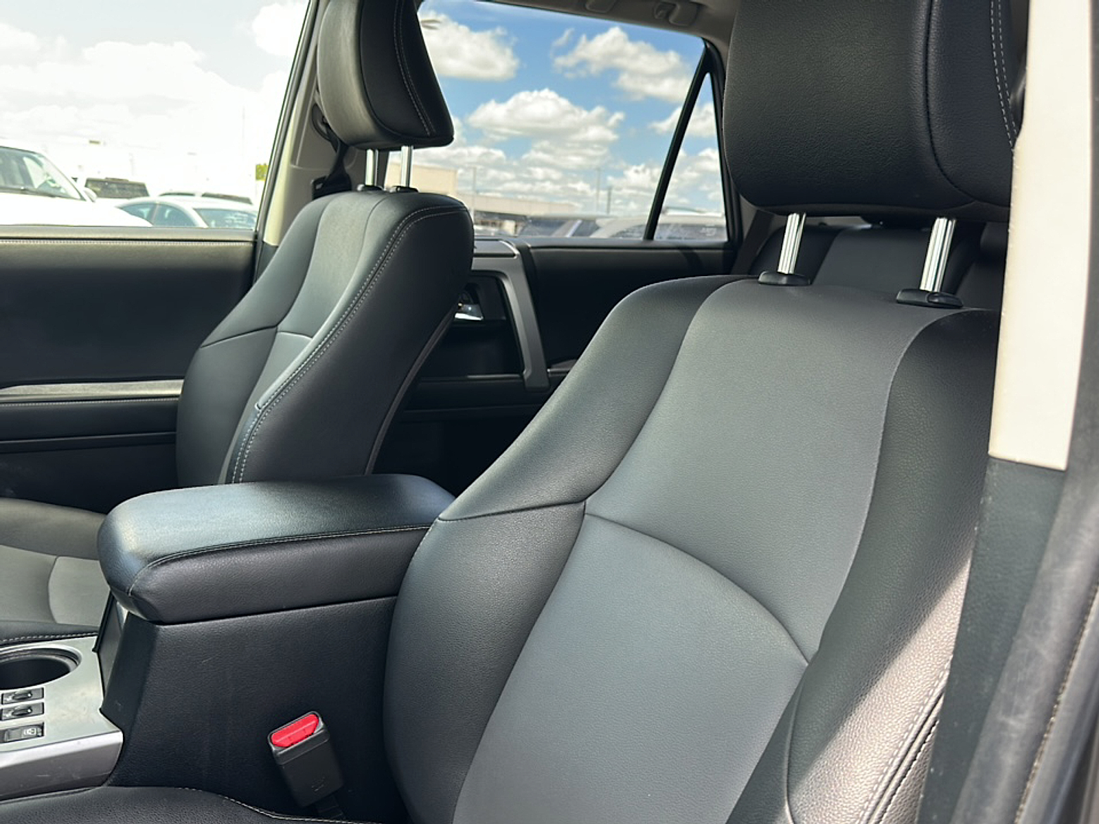 2021 Toyota 4Runner SR5 Premium photo 4