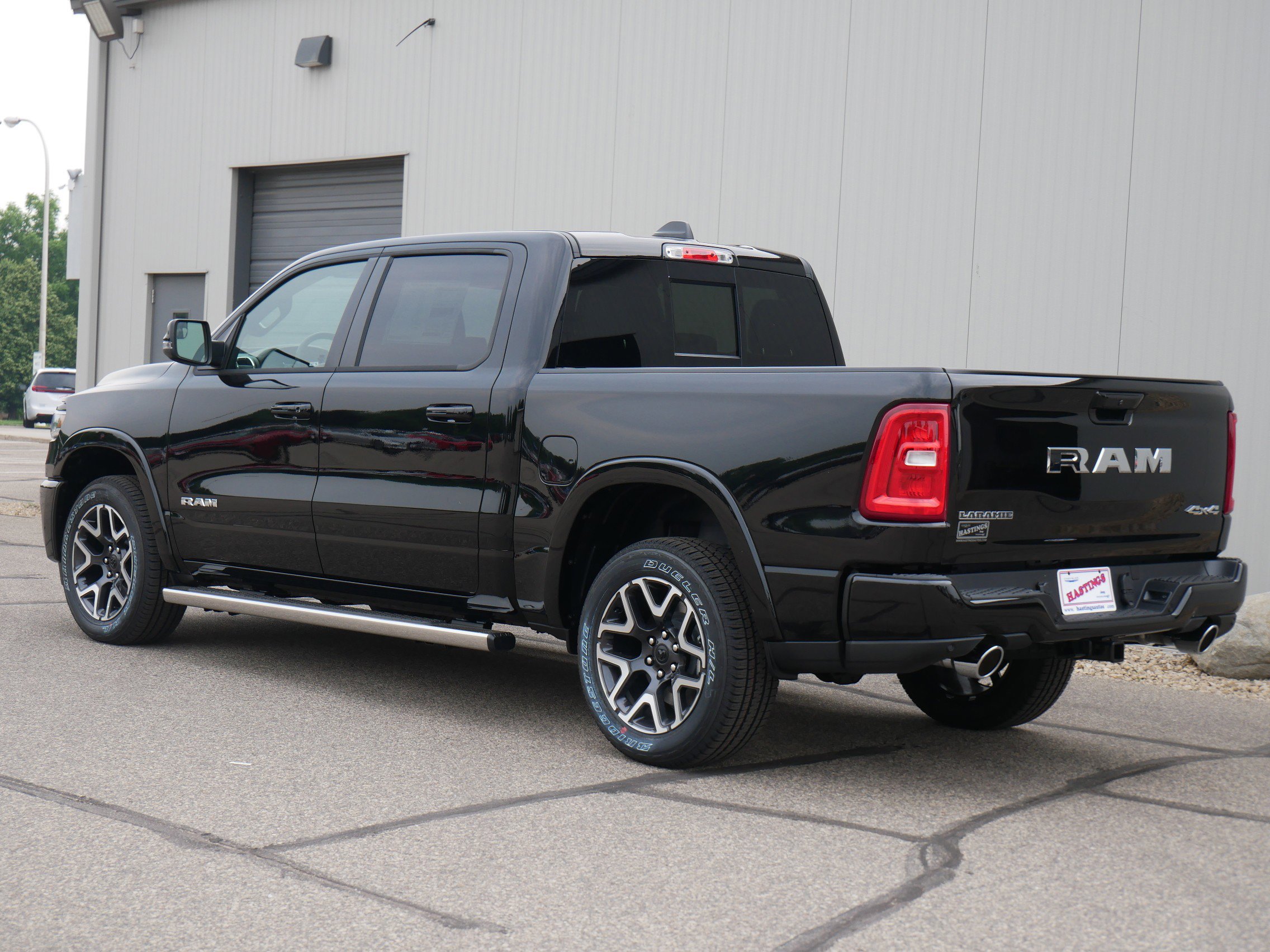 2025 Ram 1500 Laramie photo 3
