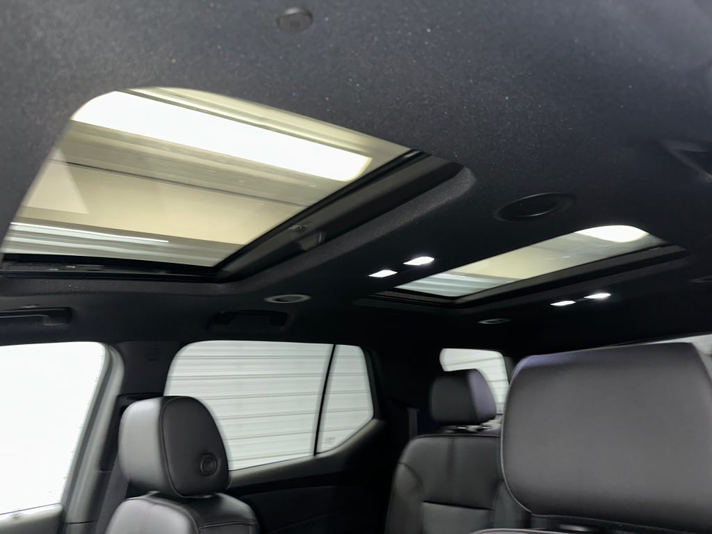 2023 Chevrolet Traverse RS photo 3