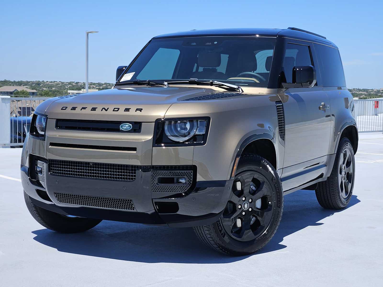 2025 Land Rover Defender X-Dynamic SE
