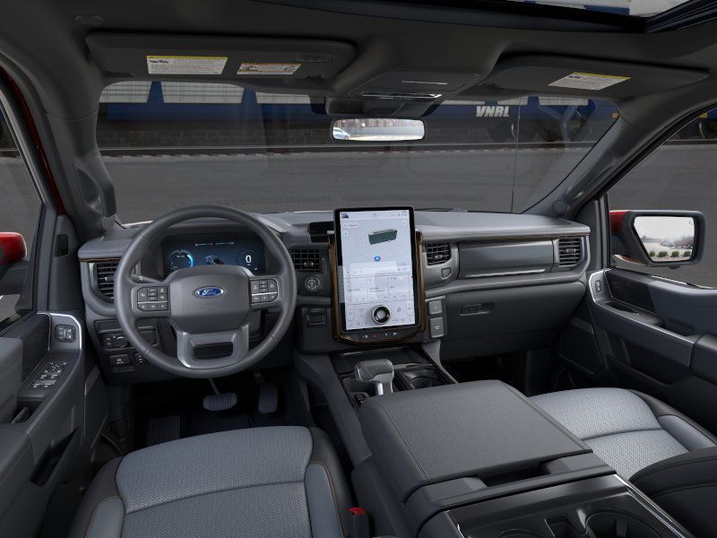 2025 Ford F-150 Lightning Lariat photo 9