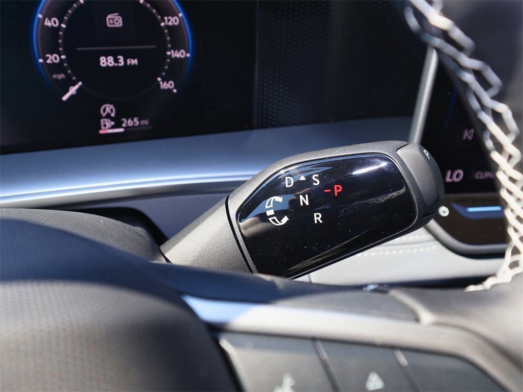 2025 Volkswagen Tiguan SE photo 24