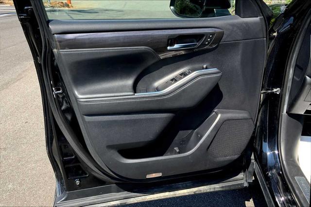 2021 Toyota Highlander Limited photo 21