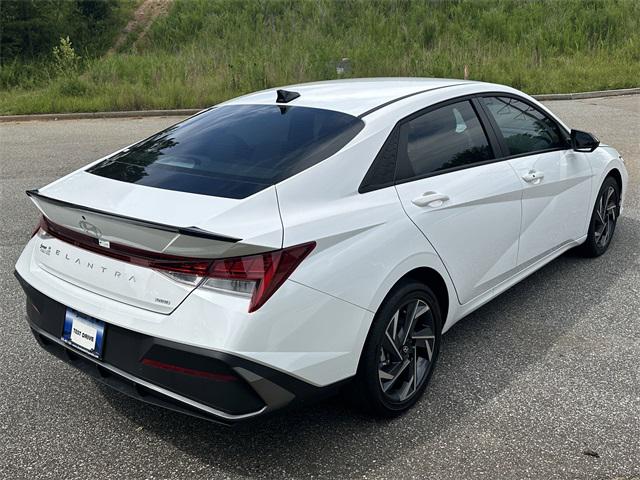 2025 Hyundai Elantra Hybrid SEL Sport photo 6