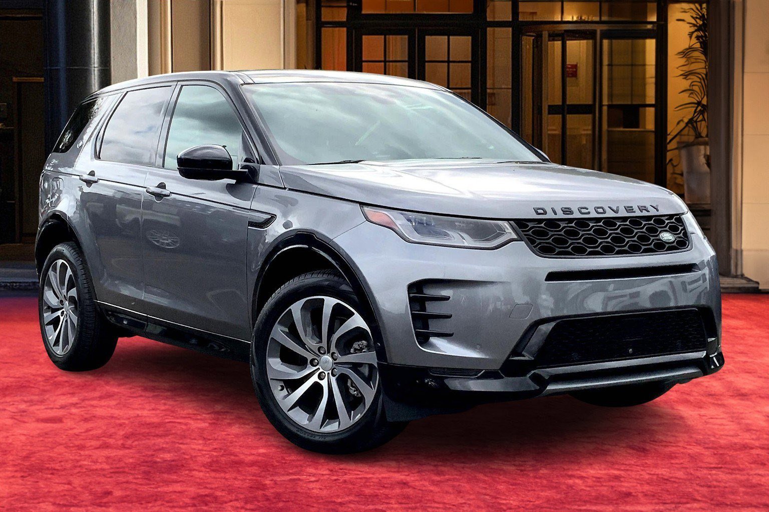 2024 Land Rover Discovery Sport Dynamic SE photo 2