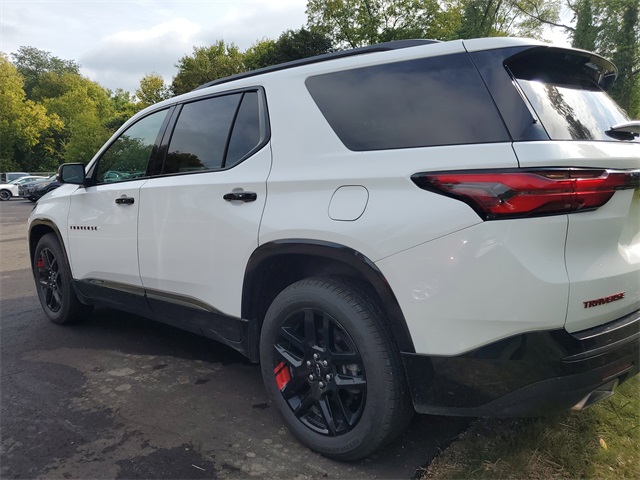 2023 Chevrolet Traverse Premier photo 2