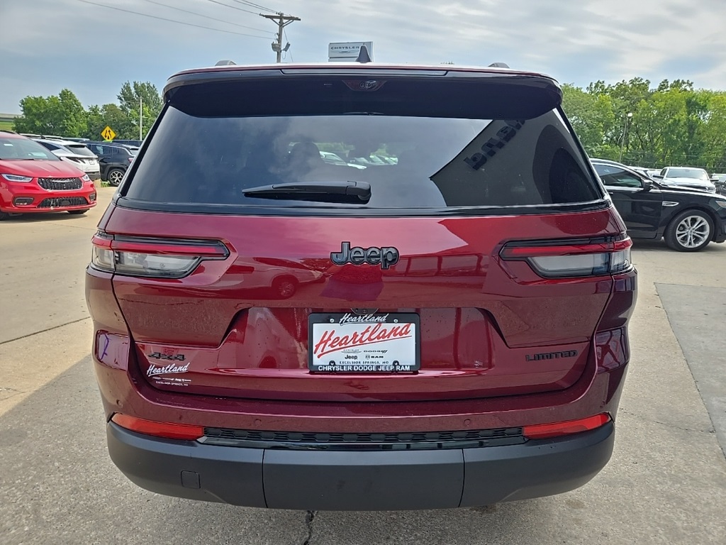 2025 Jeep Grand Cherokee Limited photo 8