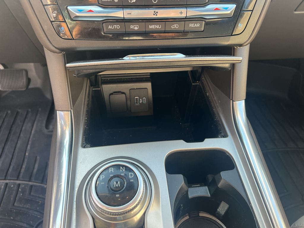 2020 Ford Explorer Platinum photo 27