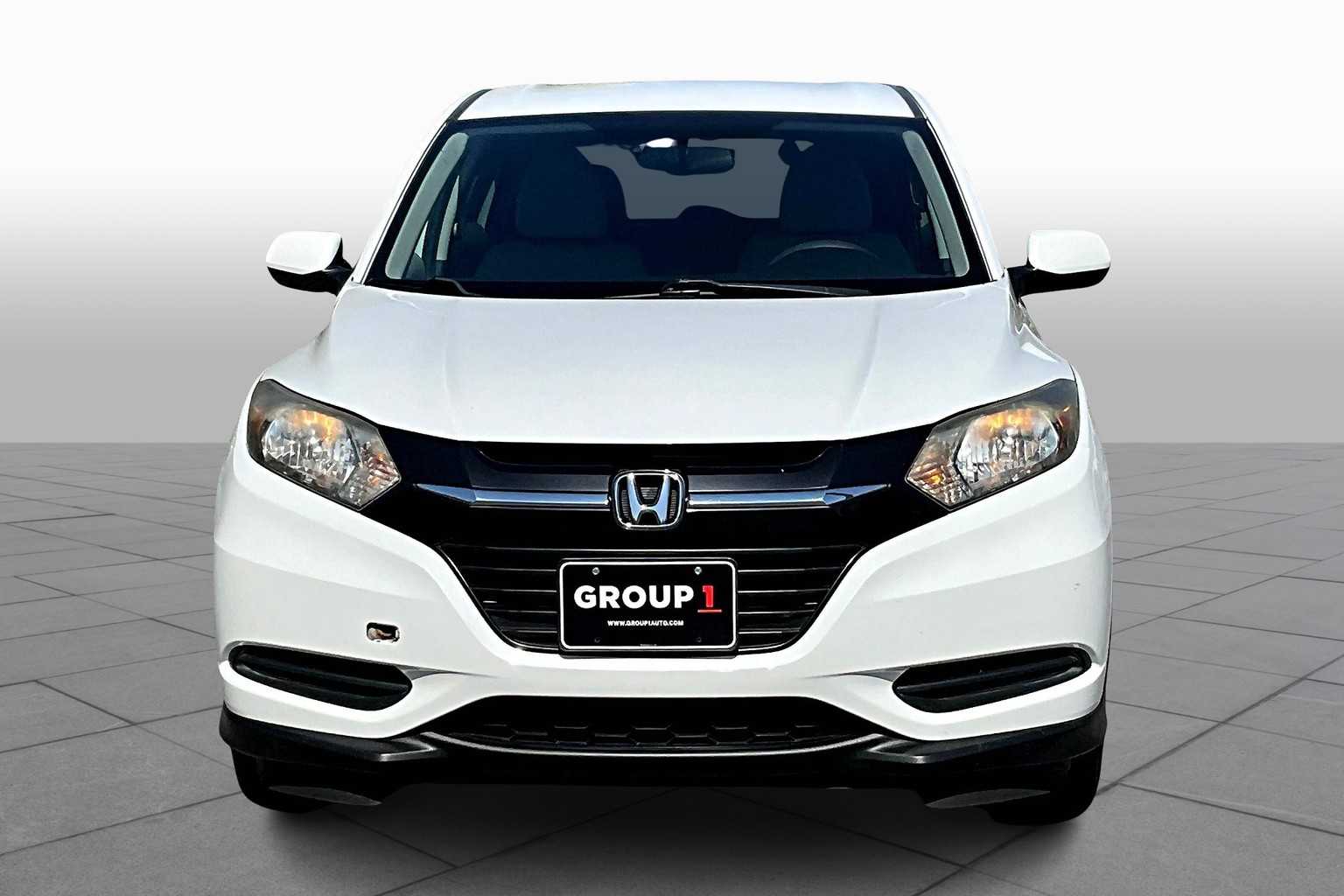 2016 Honda HR-V LX photo 3