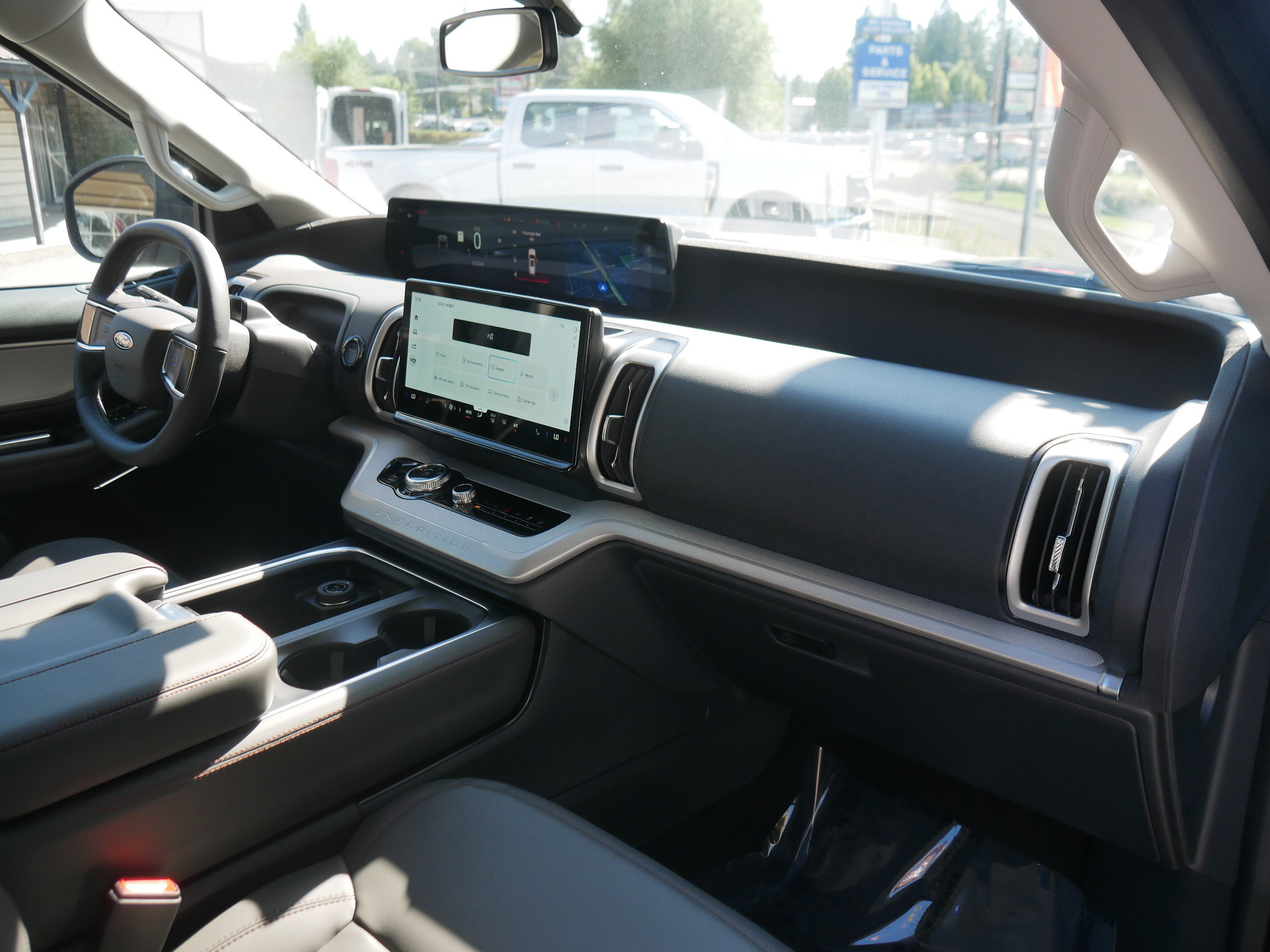 2025 Ford Expedition photo 26
