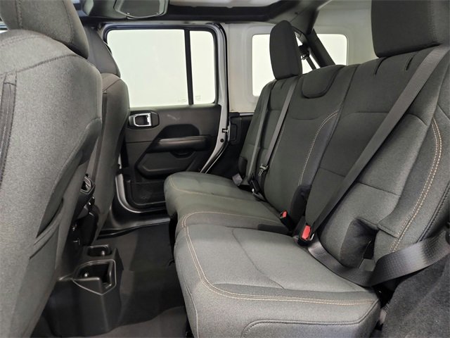 2024 Jeep Wrangler Sahara photo 18