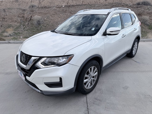 2018 Nissan Rogue SV's photo