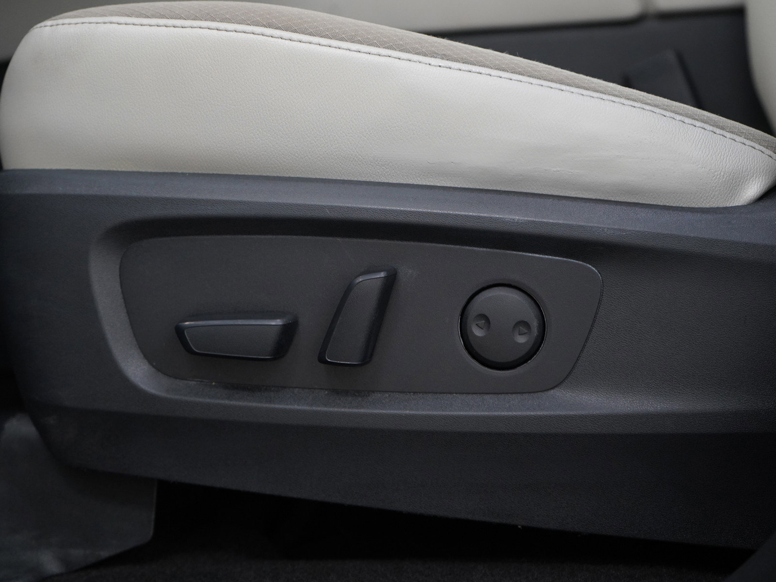 2022 Nissan Pathfinder SL photo 28