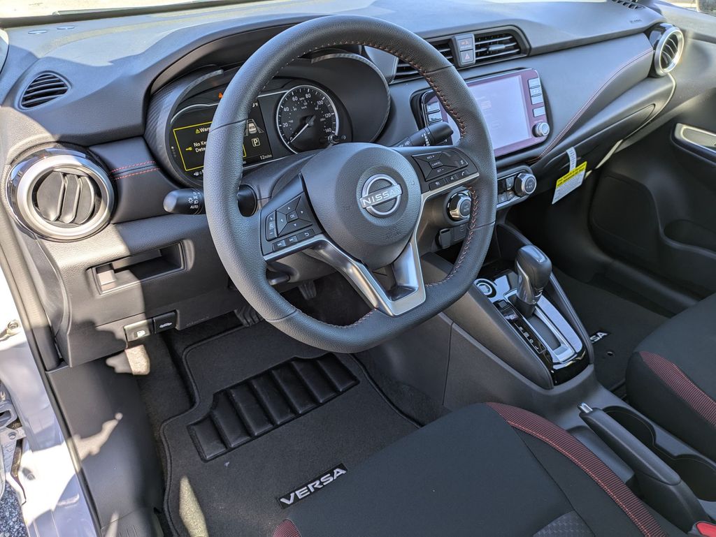 2025 Nissan Versa SR photo 10
