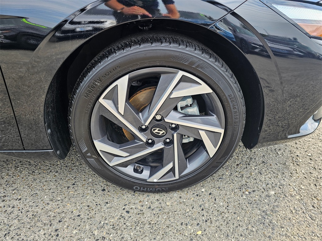 2024 Hyundai Elantra SEL Convenience photo 9