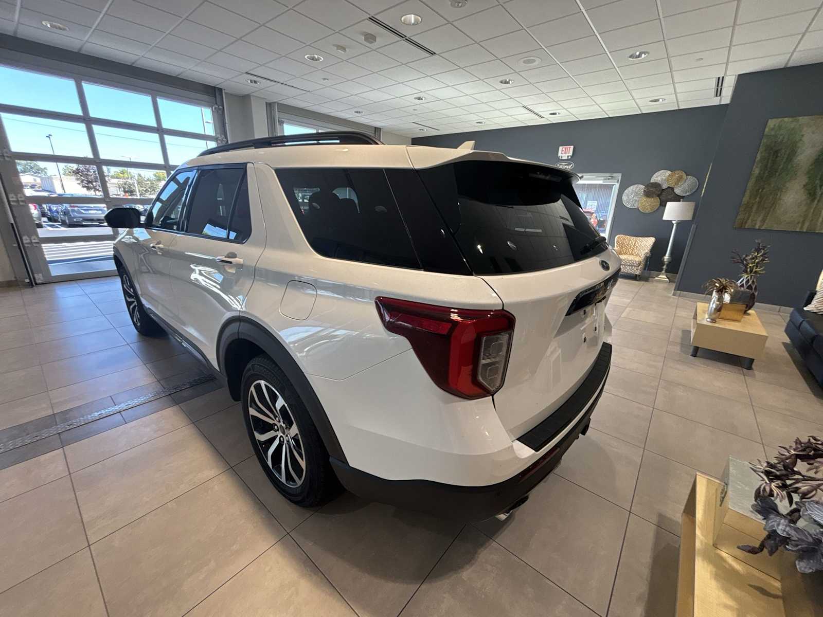 2022 Ford Explorer ST-Line photo 5