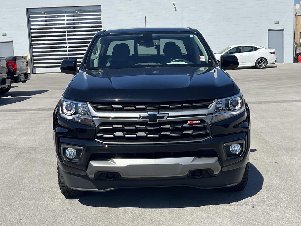 2022 Chevrolet Colorado Z71 photo 2